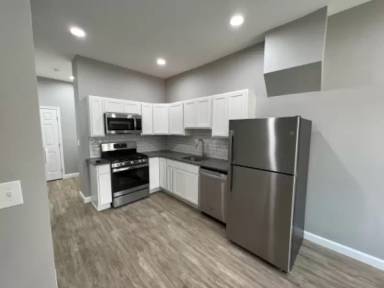 Main picture of 218 W King St
