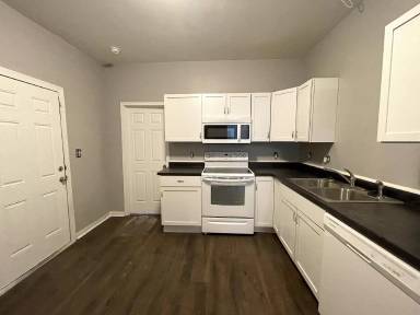 Main picture of 2422 English Ave