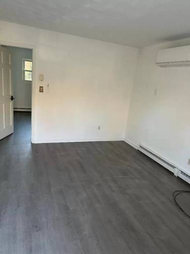 Main picture of 3129 Glenoak St SE