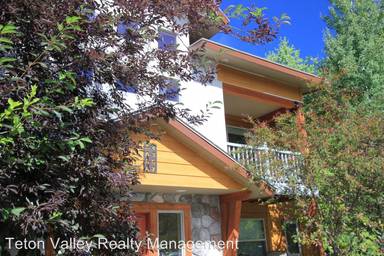 Main picture of 7580 Mountain Laurel Dr