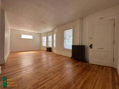 Main picture of 2315 Pleasant Ave