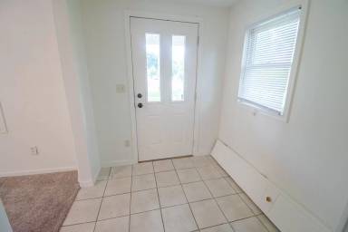 Main picture of 802 2nd St NW