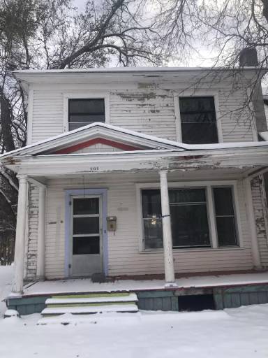 Main picture of 401 E Front St