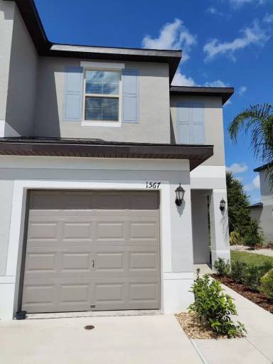 Main picture of 1567 Cassius St