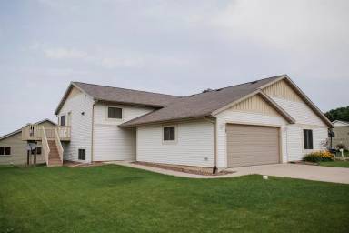 Main picture of 324 Ofallon Ct W