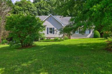 Main picture of 212 Clarkdell Dr