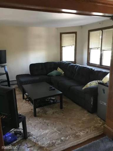 Main picture of 1081 Broadway