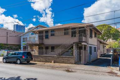 Main picture of 914 Punahou St