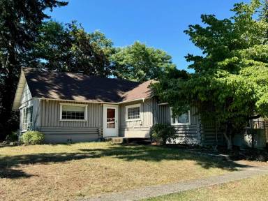 Main picture of 1051 SE Arcadia Rd