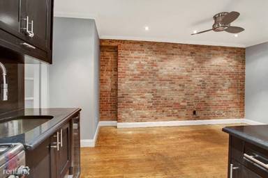 Main picture of 424 E 9th St