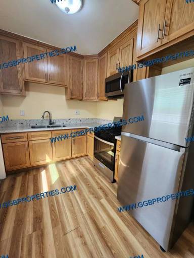 Main picture of 824 Maine Ave