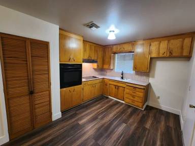 Main picture of 1941 Sydney Ave