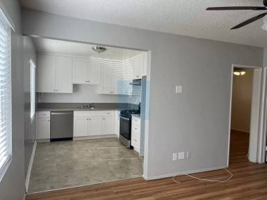 Main picture of 2621 Ruhland Ave