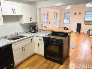 Main picture of 2 Saran Ave