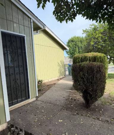 Main picture of 9438 Cody Way