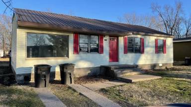 Main picture of 1568 S Penn Ave