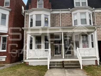 Main picture of 284 W Jackson St
