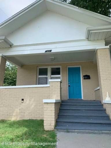 Main picture of 527 E Locust St