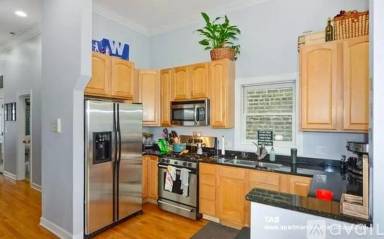 Main picture of 3739 N Sheffield Ave