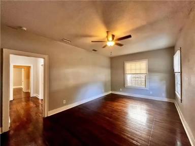 Main picture of 1851 Seale St