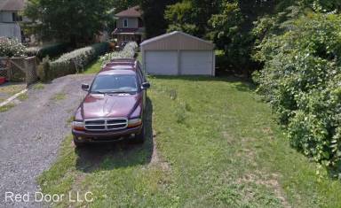 Main picture of 136 N 28th St
