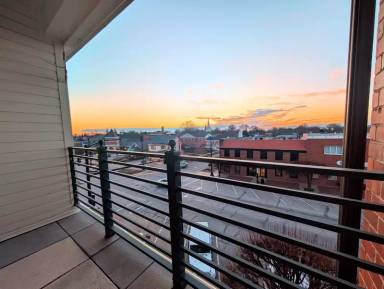 Main picture of 700 Main St