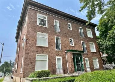 Main picture of 84 S 14th St