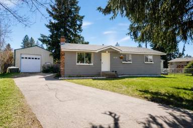 Main picture of 1618 E Maple Ave