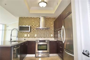 Main picture of 200 Sunny Isles Blvd