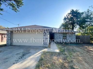 Main picture of 3640 Waters St
