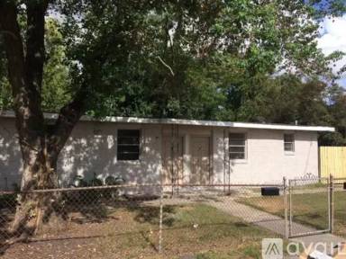 Main picture of 39 Oak Ave