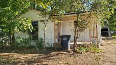 Main picture of 1121 E Cherokee Ave