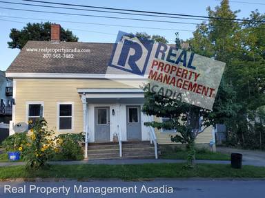 Main picture of 201 Center St