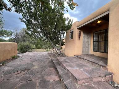 Main picture of 625 Calle de Valdez