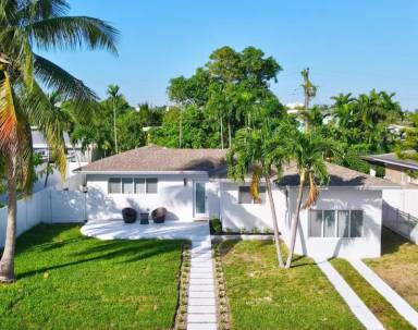 Main picture of 7528 Buccaneer Ave