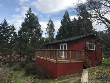 Main picture of 647 Beach St