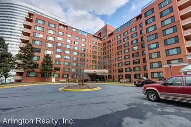 Main picture of River East Loading Dock