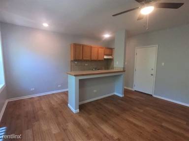 Main picture of 4756 N Maplewood Ave