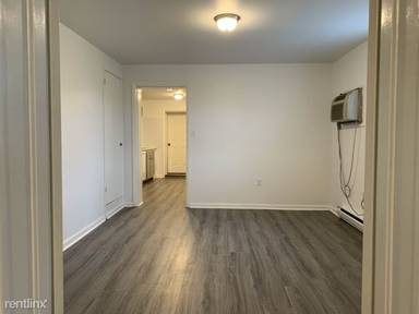 Main picture of 329 S Lawrence St