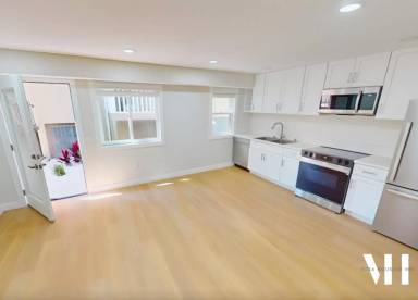 Main picture of 2372 Portland St
