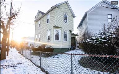 Main picture of 2447 Heermans Ave