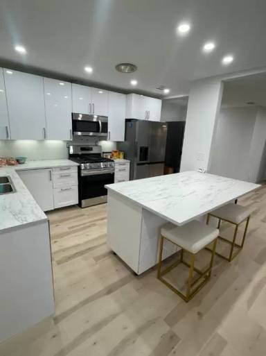 Main picture of 5125 N Varnell Ave