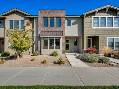Main picture of 4314 E Parkcenter Blvd