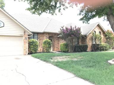 Main picture of 613 NW 167th St