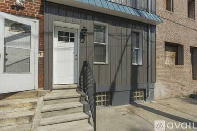 Main picture of 2109 N Franklin St