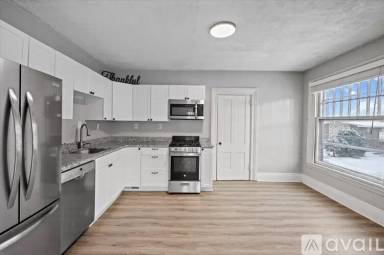 Main picture of 335 Crescent St NE