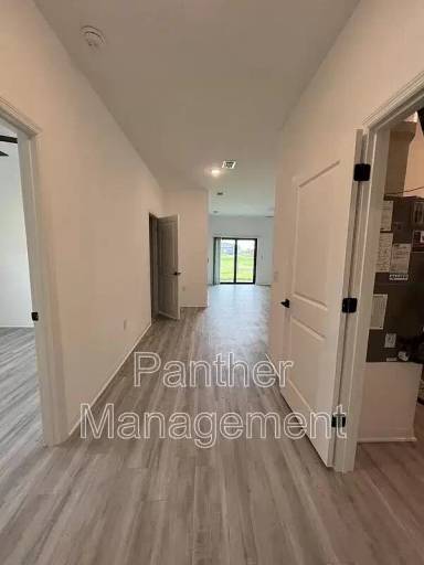 Main picture of 5044 Bristo St