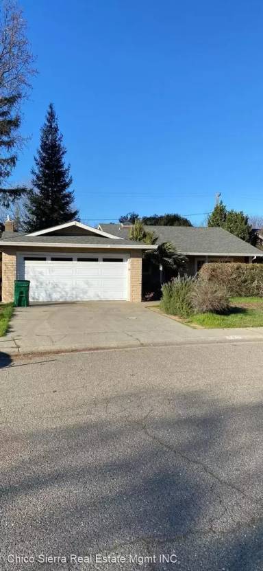 Main picture of 31 Forest Creek Cir