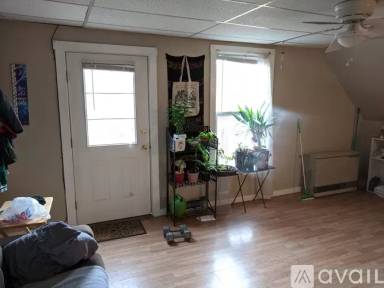 Main picture of 51 Maple St