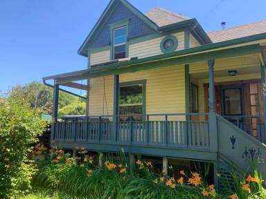 Main picture of 355 W 4th Aly